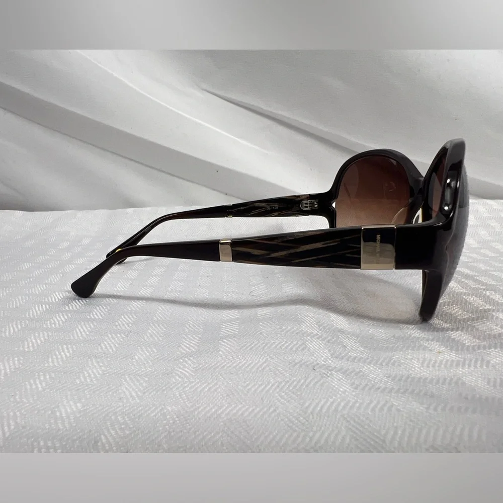 Michael Michael Kors Brown Oversized Gradient Sunglasses Case & Cloth